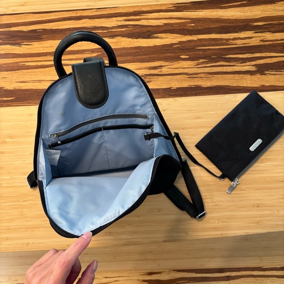 Baggallini Small Backpack. - Picture 5 of 13